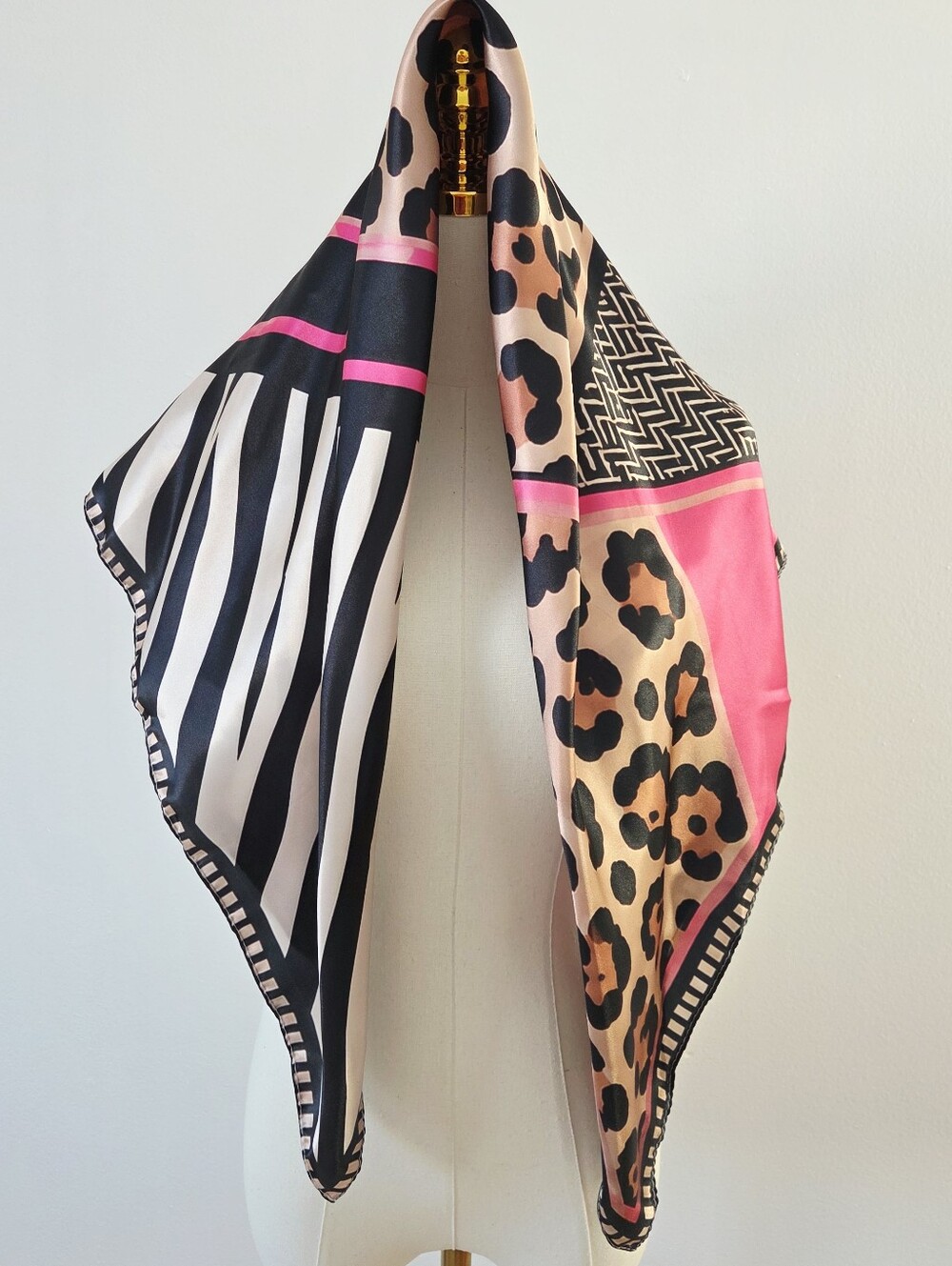 ANIMAL PRINT SCARF - Picture 3 of 7